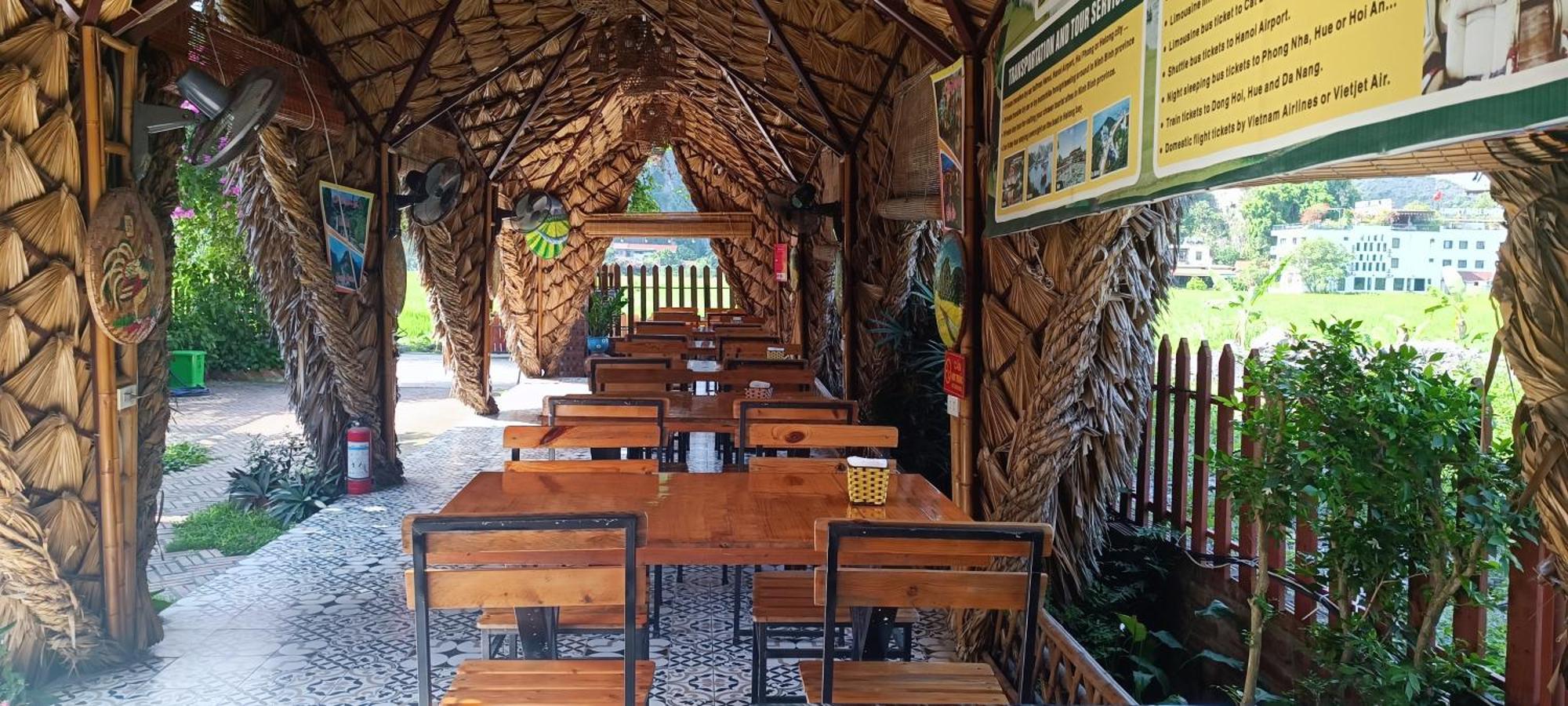 Деревянный коттедж Tam Coc Village *